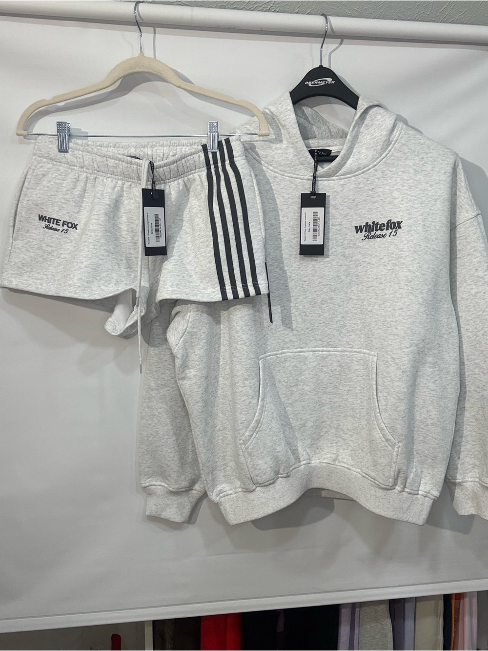 White Fox Boutique Set Grey Marle oversized hoodie (M/L) & Shorts (M)